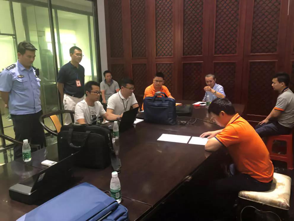 企業負責人接受調查 企業負責人接受調查