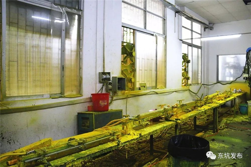 聚氨酯發泡線廢氣污染直排